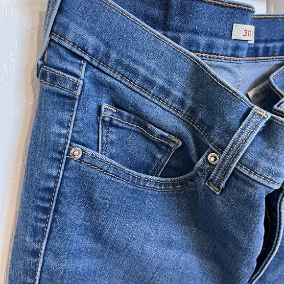 Levi 311 Shaping Skinny Jeans, Size 25 - Picture 4 of 6